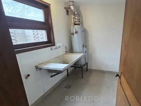 Casa en Alquiler de 4 dormitorios