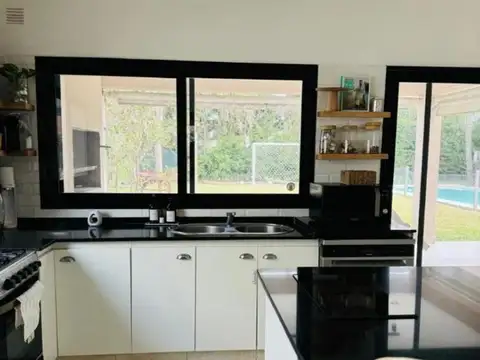 Casa en Venta en Garin, USD 360.000
