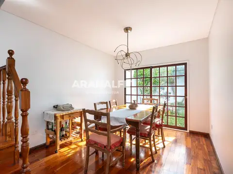 Departamento duplex de 5 ambientes en Villa Crespo con patio y jardin