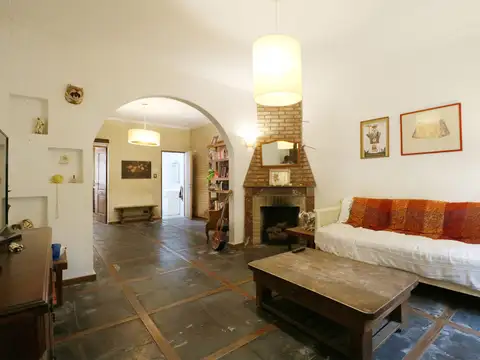 Casa 5 ambientes con 2 baños