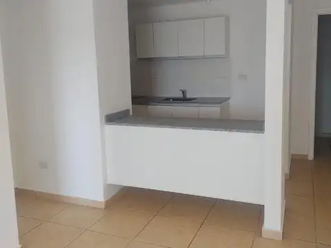 Departamento de 1 dormitorio con cochera. Centrico