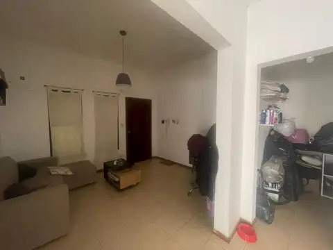 Avenida Hipólito Yrigoyen 1000