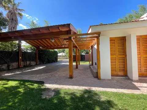 Casa en Venta en Chacras de Coria, USD 420.000