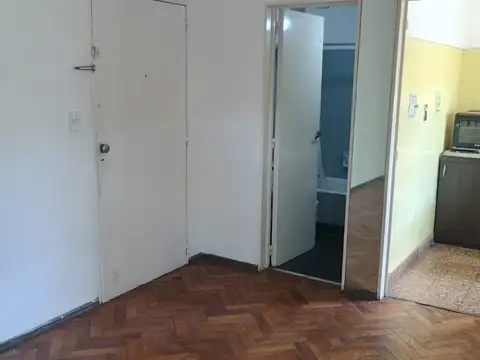 Departamento en Alquiler en Pompeya, $ 400.000
