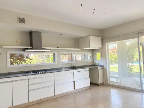 Casa en Alquiler Anual en Talar Del Lago II