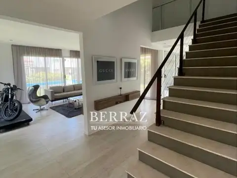 Casa venta 6 ambientes en Puertos barrio Vistas Escobar lote de 630,66 m2
