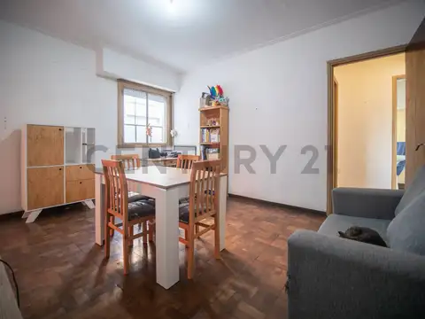 50 esquina 12 , Piso 7