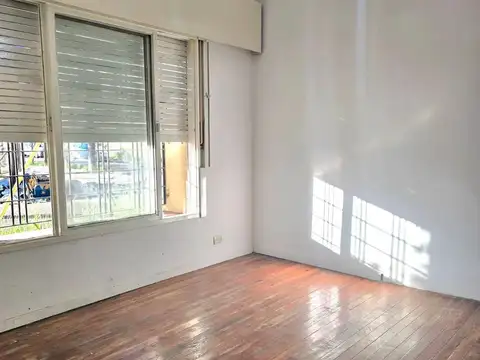 Depto Tipo Casa en Alquiler en Villa Lynch, $ 375.000