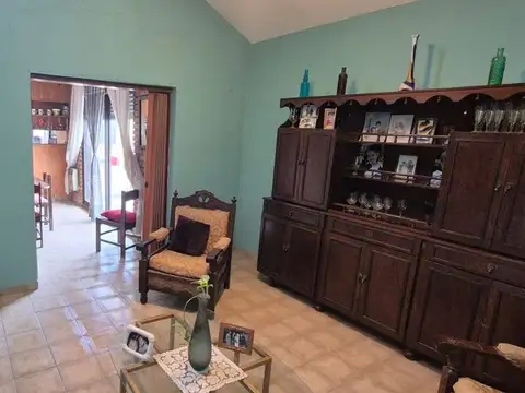 Casa 4 dor con 2 Locales comerciales, La Calera