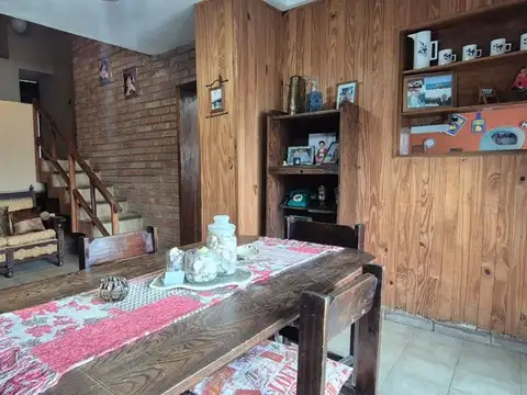 Casa 7 ambientes con 1 baño