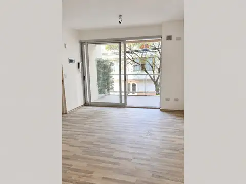 A ESTRENAR SEMI PISO 2 AMBIENTES AL FRENTE CON BALCON