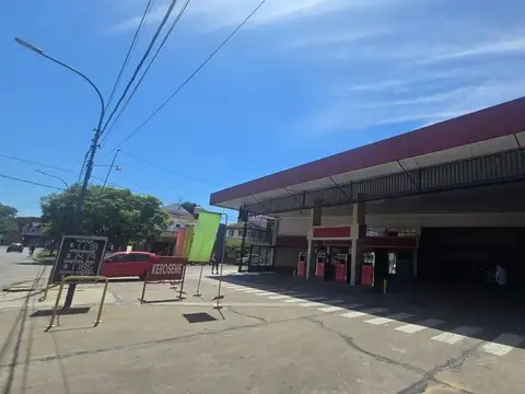 Avenida Presidente Bernardino Rivadavia 1700