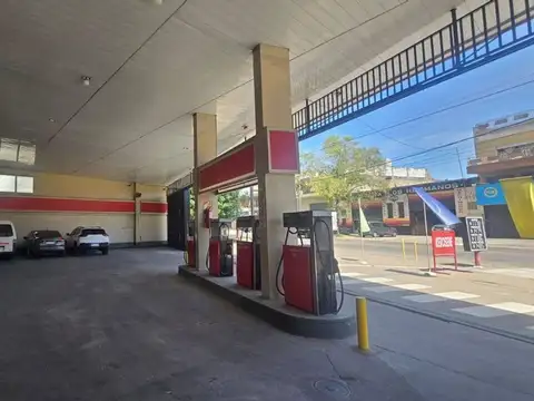 Local comercial - Depósito - Estación de servicio