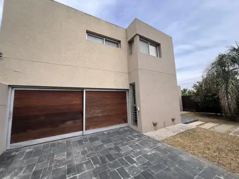 Casa 7 ambientes con 3 baños