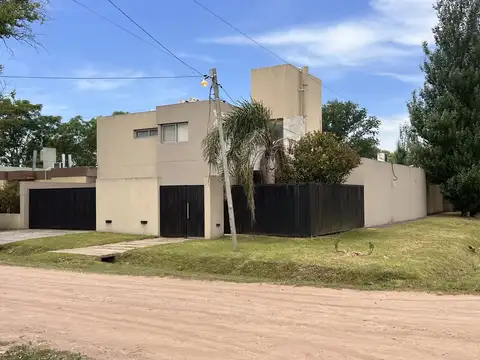 Casa en Alquiler de 3 dormitorios