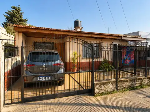 Venta Casa 4 amb con Local Burzaco