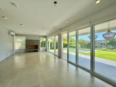 Casa al lago en alquiler en Los Lagos Nordelta