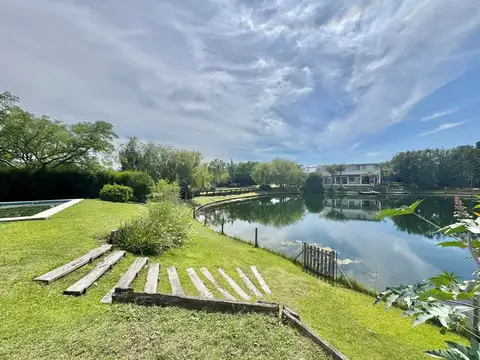 Casa al lago en alquiler en Los Lagos Nordelta