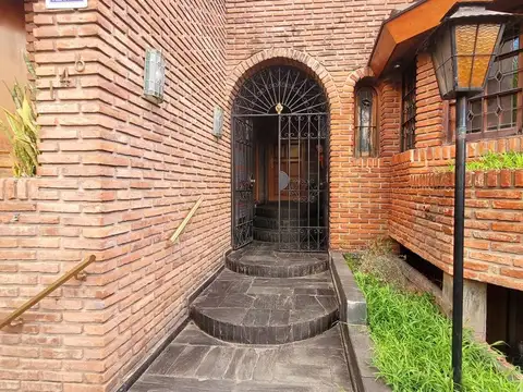 Casa en Venta con 7 cocheras