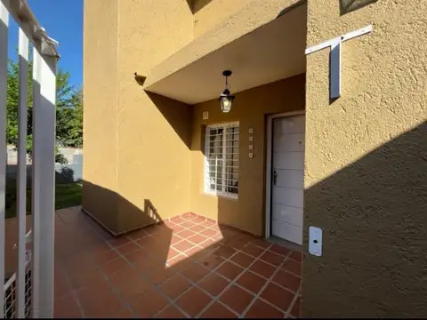 Alquiler en Complejo Cerrado en Arguello | Casa de 2 Dorms