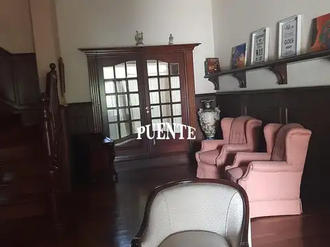 Casa 6 ambientes con 2 baños