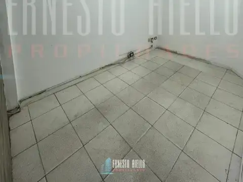 ALQUILER LOCAL COMERCIAL EN QUILMES CENTRO.