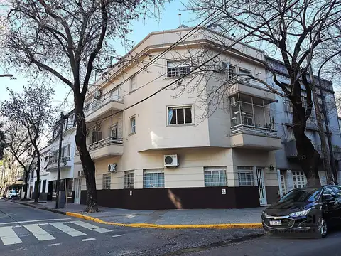 Amplio PH 4 ambientes con cochera Excelente estado - Caballito