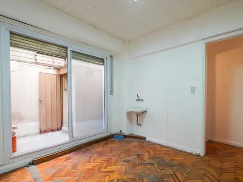Venta Departamento 2 ambientes con patio Balvanera