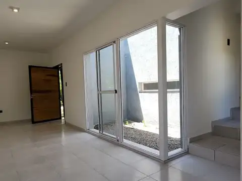 VENTA CASA 2 DORM A ESTRENAR TANTI ESCRITURA