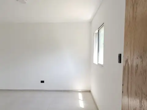 Casa 5 ambientes con 1 baño