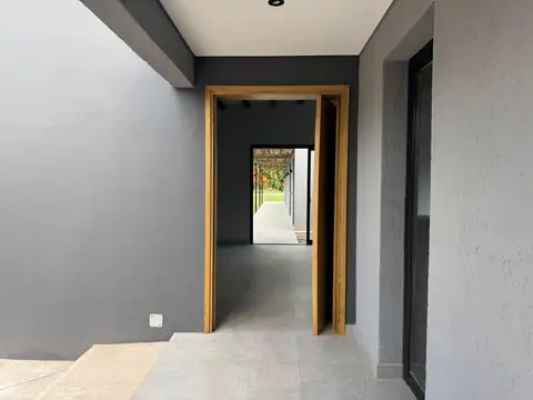 Calle Los Peralitos al 1100