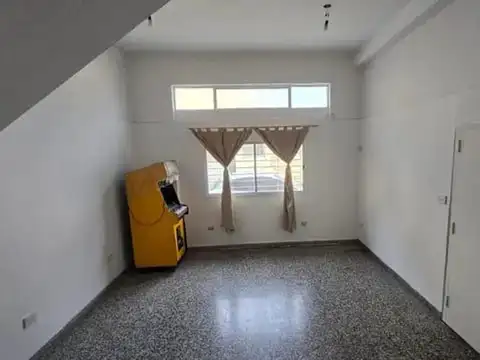 VENTA PH 4 AMB CON TERRAZA Y COCHERA EN PARQUE CHAS