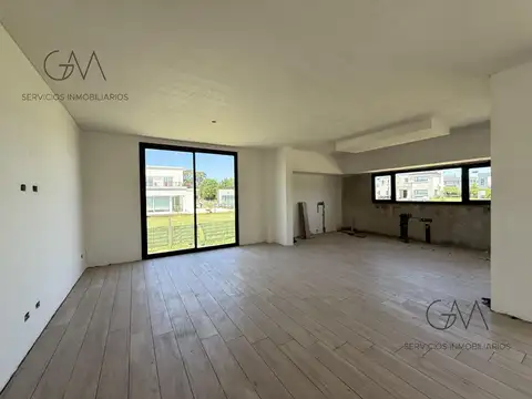 Casa 5 ambientes con 3 baños