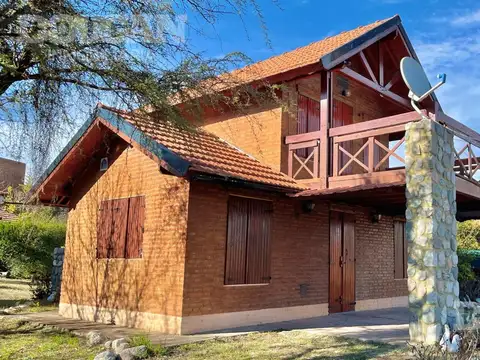 Casa 2 ambientes con 1 baño