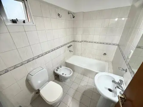 Departamento en Alquiler en Castelar, $ 450.000