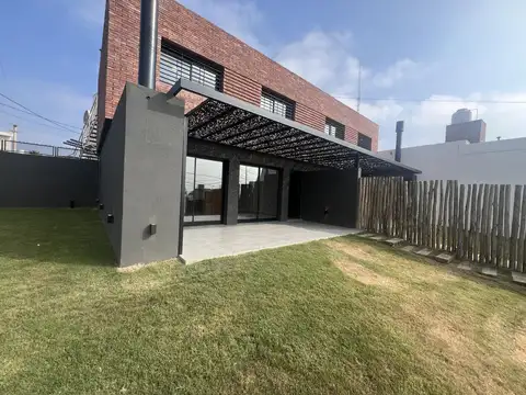 VENTA CASA/DUPLEX 2 DORM MAIPU 2DA CORDOBA