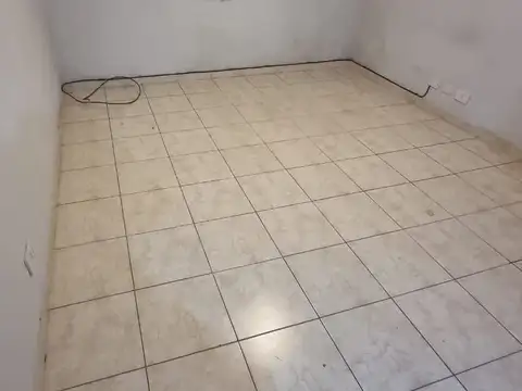 Departamento en Alquiler en Caseros, $ 350.000