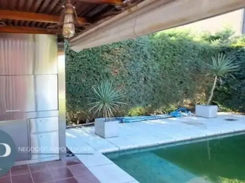 Casa 6 ambientes con 3 baños