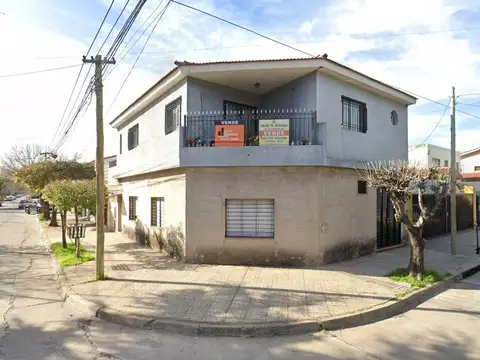 Casa en PH 4 ambientes Patio, Balcón y Terraza Haedo Norte