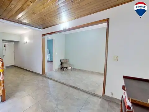Casa 6 ambientes con 2 baños