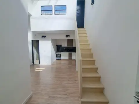 Depto Tipo Casa en Venta de 3 ambientes