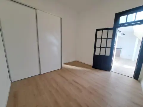 Depto Tipo Casa en Venta en Mataderos, USD 104.900