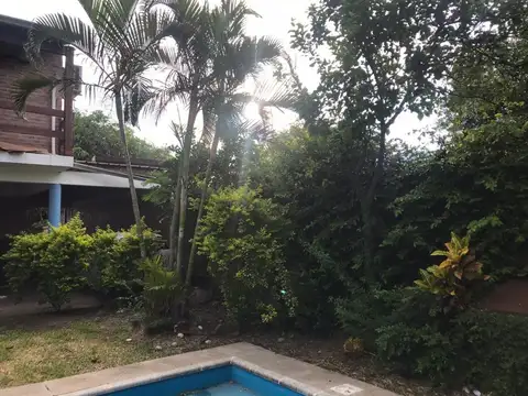 Casa en Venta con 3 cocheras