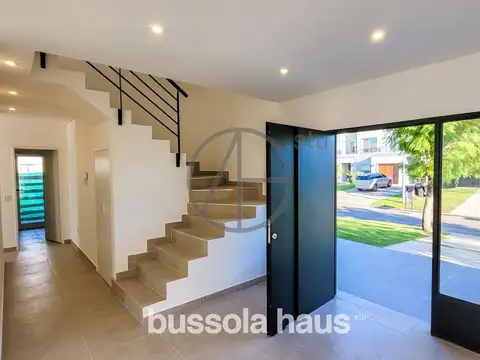 Casa 6 ambientes con 3 baños