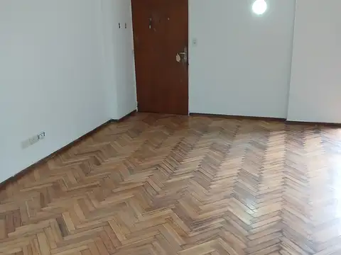 José Hernández 1500, Piso 1