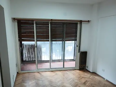 Depto 1 AMB Muy Amplio Fte Balcon Patio 46 m2