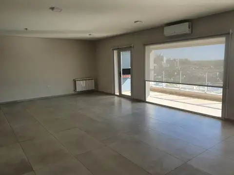 Departamento en Alquiler con 2 cocheras