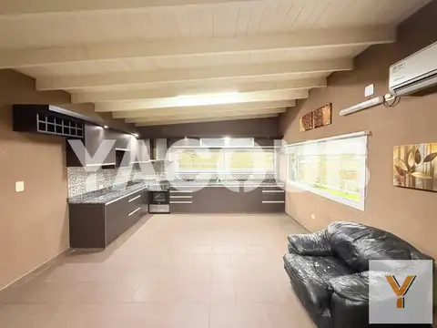 Casa en Venta con 4 cocheras