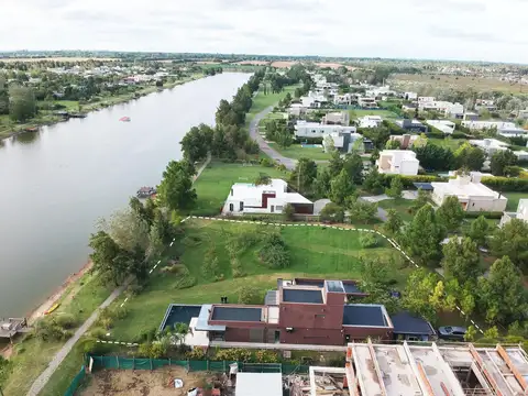 Casa en Puerto Roldan