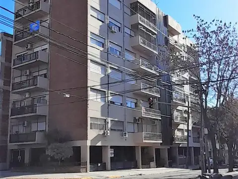 Departamento 3 Ambientes céntrico con cochera